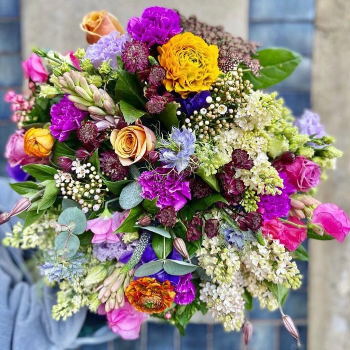 Clapham Flowers. Florist in Clapham. Flower Delivery Clapham. Local Florist Clapham.